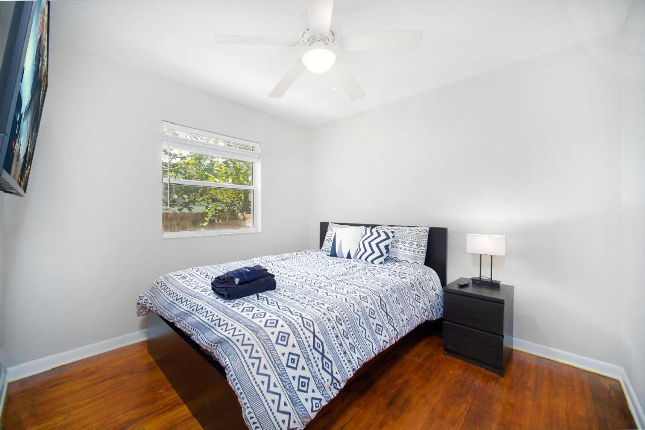 King Bedroom 2Bed1Bath Sleeps 4 Close To Town Center Downtown Beach Mayo Clinic Jacksonville Ngoại thất bức ảnh