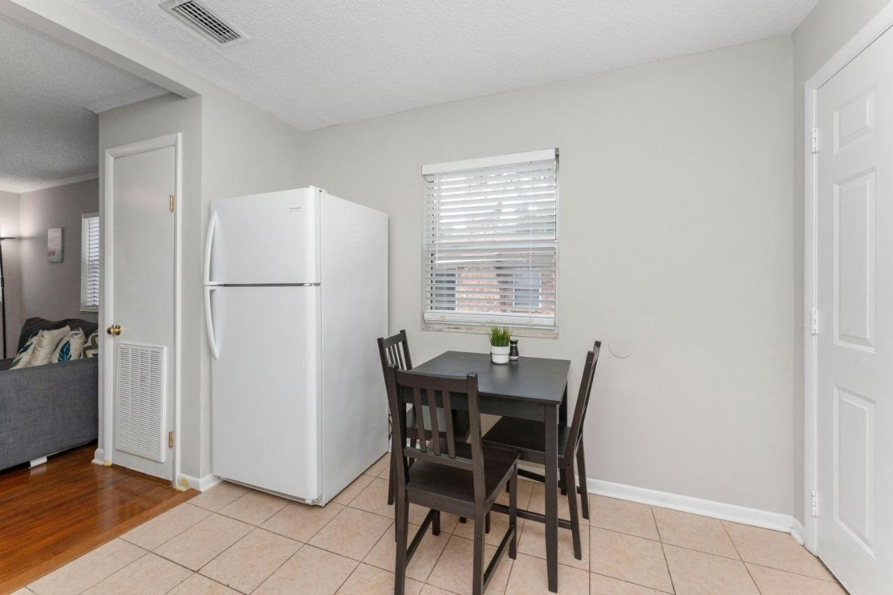 King Bedroom 2Bed1Bath Sleeps 4 Close To Town Center Downtown Beach Mayo Clinic Jacksonville Ngoại thất bức ảnh